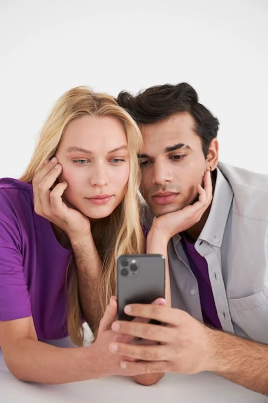 Osoby połączone w mediach społecznościowych